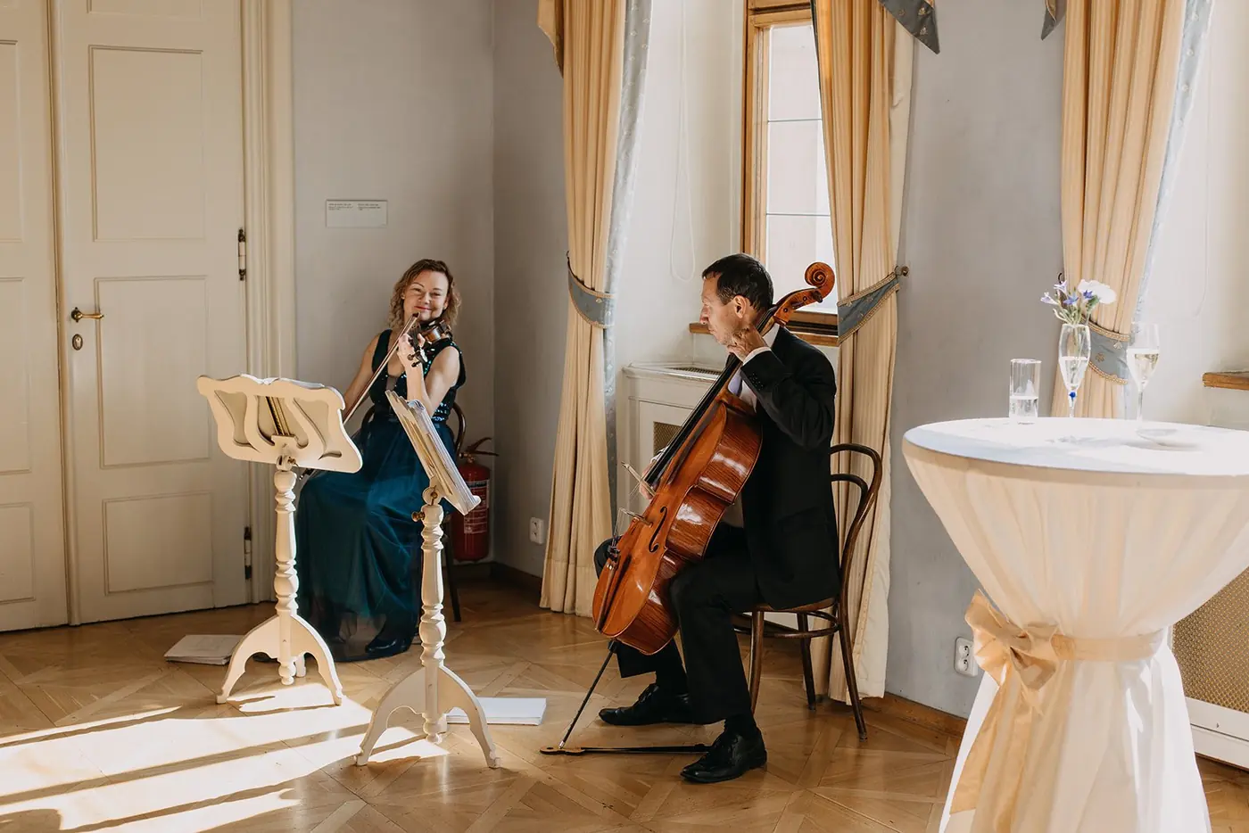 Live wedding music in Prague - violin duo and quartet — photo 4