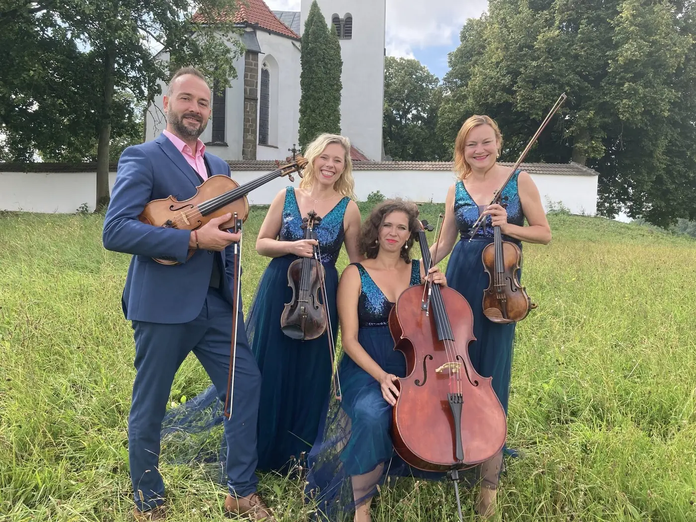 Live wedding music in Prague - violin duo and quartet — photo 2